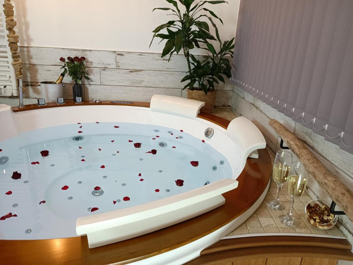 Le Marechal Duplex - Appartement Avec Jacuzzi - Caen Hyper Centre المظهر الخارجي الصورة