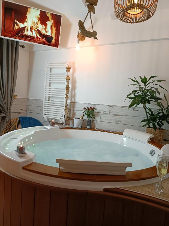 Le Marechal Duplex - Appartement Avec Jacuzzi - Caen Hyper Centre المظهر الخارجي الصورة