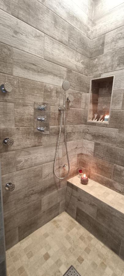 Le Marechal Duplex - Appartement Avec Jacuzzi - Caen Hyper Centre المظهر الخارجي الصورة