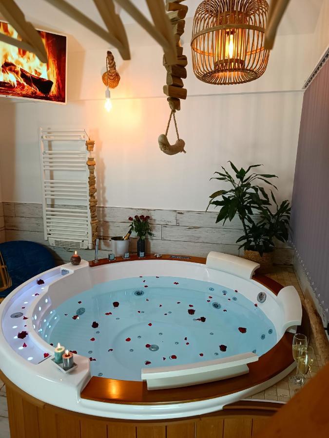 Le Marechal Duplex - Appartement Avec Jacuzzi - Caen Hyper Centre المظهر الخارجي الصورة