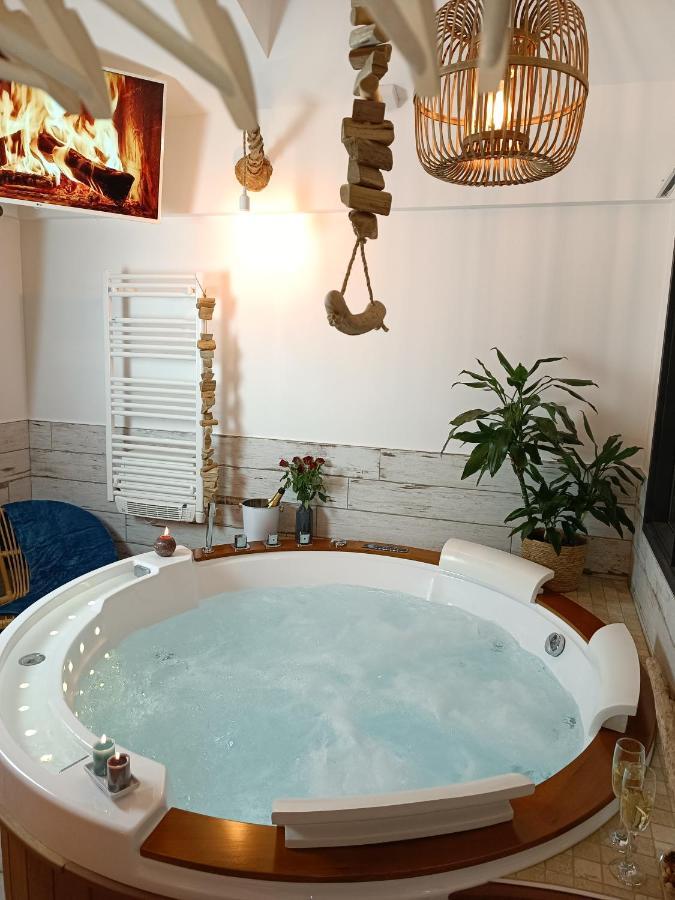 Le Marechal Duplex - Appartement Avec Jacuzzi - Caen Hyper Centre المظهر الخارجي الصورة
